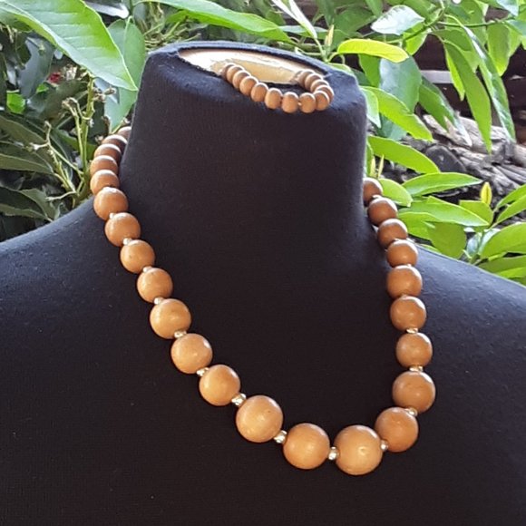Wooden Bead Necklace With Wooden Stretch Bracelet Set of 2 Preowned - Picture 4 of 15